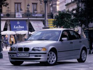 BMW 328i Sedan 1998 года